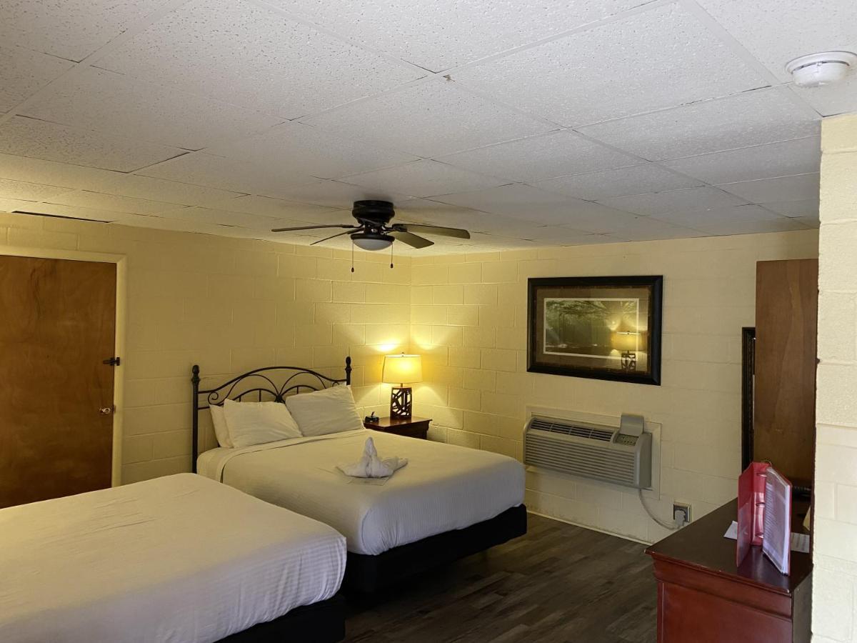 Mount Ida Ji11, Queen Guest Room At The Joplin Inn At The Entrance To Mountain Harbor Resort Hotel Room מראה חיצוני תמונה